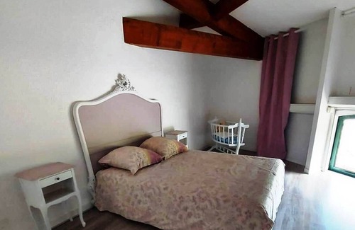Le Bosc Lit Et Petit-Déjeuner | Escale au Salagou, grand gite atypique de 250 m², 20 couchages
