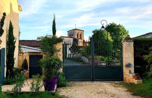 Preguillac Appartement | Escale cosy et bucolique à proximité de Saintes
