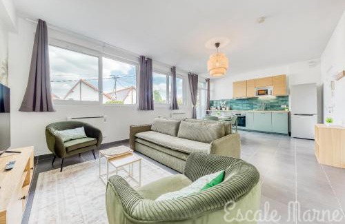 Maisons-Alfort Appartement | Escale-marne fr - 001 - RDC - Private Terrace - Free Parking - Free Luggage Storage - Metro 8 Eiffel Tower -All equipped - Linen Included - Washing Machine - Dish Washer - Luxury Mattress 160X200 - Panoramic View - From 1 to 4 guests