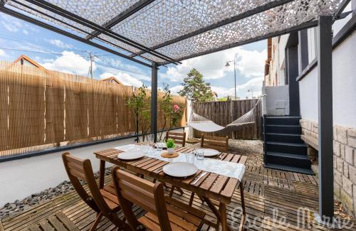 Maisons-Alfort Appartement | Escale-marne fr - 001 - RDC - Private Terrace - Free Parking - Free Luggage Storage - Metro 8 Eiffel Tower -All equipped - Linen Included - Washing Machine - Dish Washer - Luxury Mattress 160X200 - Panoramic View - From 1 to 4 guests