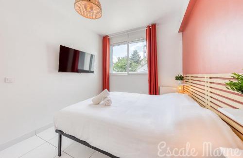 Maisons-Alfort Appartement | Escale-marne fr - 001 - RDC - Private Terrace - Free Parking - Free Luggage Storage - Metro 8 Eiffel Tower -All equipped - Linen Included - Washing Machine - Dish Washer - Luxury Mattress 160X200 - Panoramic View - From 1 to 4 guests