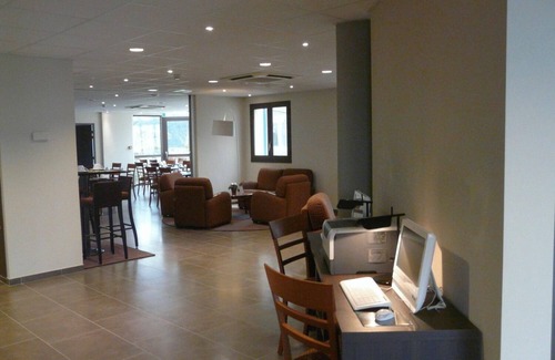 Bouguenais Hôtel | Escale Oceania Nantes Aéroport
