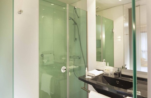 Bouguenais Hôtel | Escale Oceania Nantes Aéroport