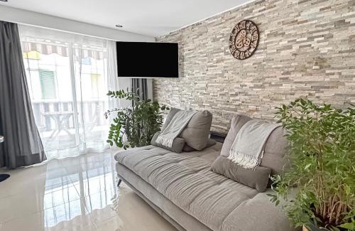 Pasteur Appartement | Escapade à Nice - T2 lumineux avec balcon & clim