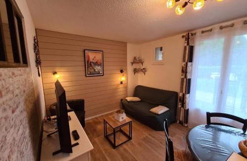 Bielle Appartement | Escapade Montagne en Famille, appartement cosy avec piscine couverte