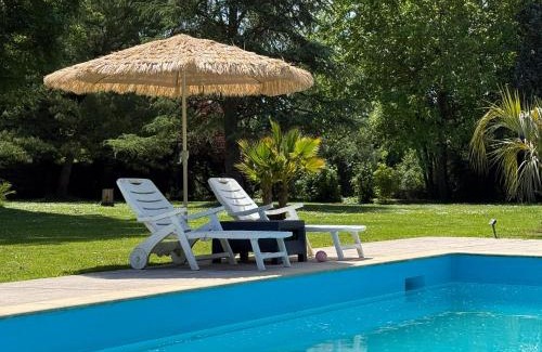 Isles-les-Villenoy Chalet De Ski | Escapade Romantique en Chalet Nature, Calme et Douceur au Bord de Marne