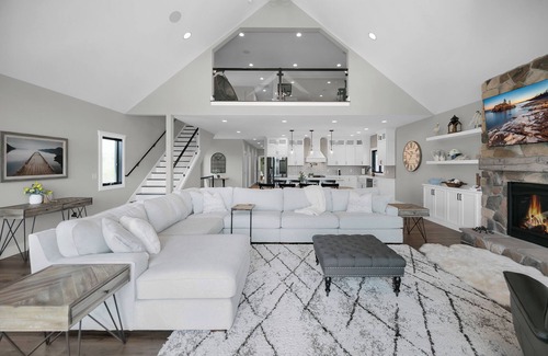 Union Maison | Escape the City to Lakeside Luxury — Just 2 Hours from Chicago