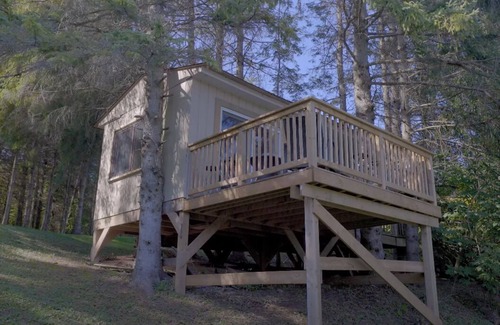 Clarington Location De VR | Escape to a Charming Treehouse Nestled on a Peaceful Estate in Clarington