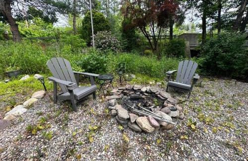 Wurtsboro Maison | Escape to a Streamside Cabin in the Lower Catskills