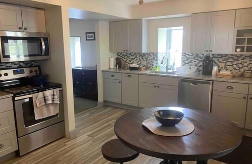 Zionhill Maison | Escape to Center Valley's 3-bedroom vacation home, 13 min to Dorney Park