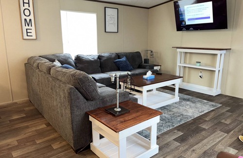 Poplarville Maison | Escape to Cozy Bliss: Your Charming Vrbo Retreat Awaits!