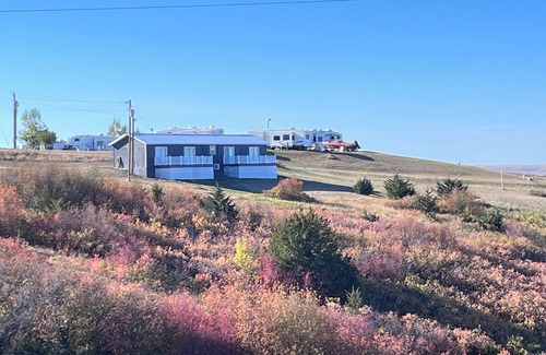 Fort Pierre Cabine | Escape to Lake Oahe: Breathtaking Views, Boat Ramp Near & Vast Hunting Grounds