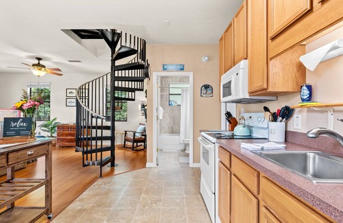Hawthorne Maison | Escape to Lakeside Serenity :Your perfect getaway enjoy the lake