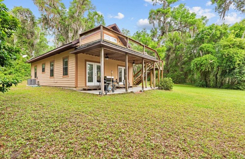 Hawthorne Maison | Escape to Lakeside Serenity :Your perfect getaway enjoy the lake