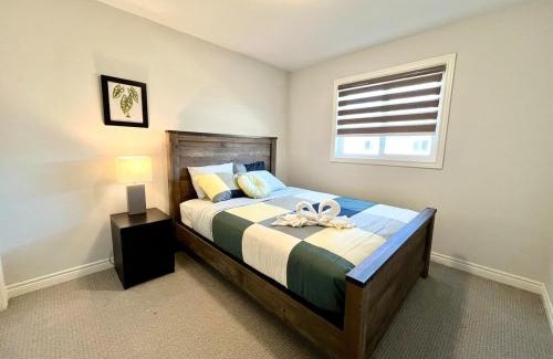 Thorold Maison | Escape to Niagara 6 bedrooms, 5 baths with a game room, arcades