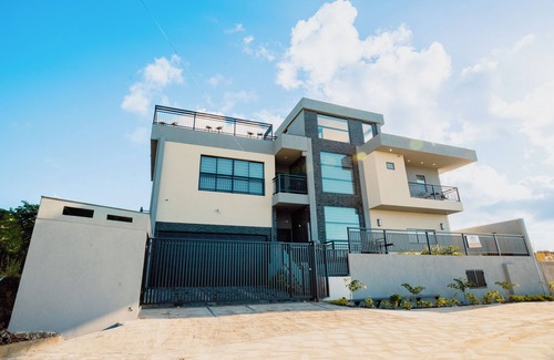 Black Rock Villa | Escape to Paradise at THE LIGHTHOUSE VILLA!