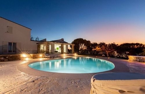 Calasetta Villa | Villa de luxe avec piscine et jardin de 2000m² près de la mer
