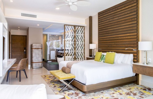 Puerto Juarez Station Balnéaire | Escape to Pure Luxury with the entire Family!