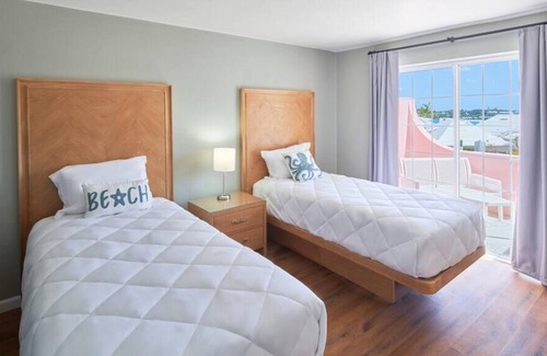 St. George's Cottage | "Escape to Serenity: Stunning Harbour View Cottage"