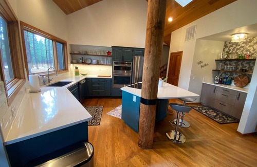 Black Butte Ranch Maison | Escape to the 15th Fairway Retreat