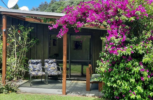 Hikuai Appartement | Escape to the mountains at Sleeping Giant B&B, Pauanui/Tairua area.