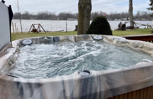 Whitmore Lake Cottage | Escape to Tranquility: Lakefront Cottage Just Minutes from Ann Arbor, MI"