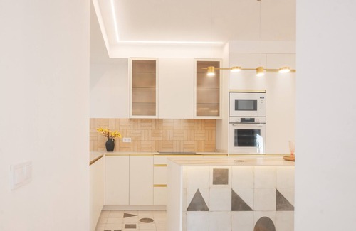 Ibiza Appartement | "Évadez-vous dans le charme urbain : Appartement avec balcon et espaces modernes"