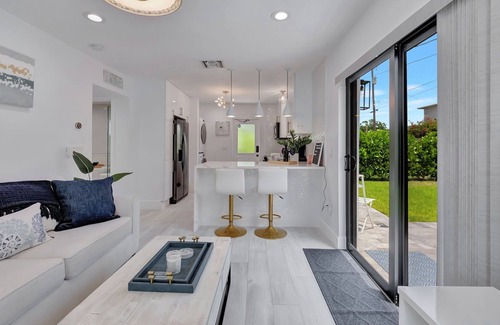 Delray Beach Maison | Escape to Your Beachside Oasis – Mid-Century Modern Meets Coastal Luxury