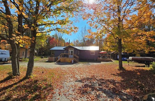Madawaska Cottage | Escape with 7 seat HotTub and Outdoor Entertainment Sleeps 10 South Algonquin