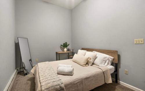 Troy Appartement | Escape your everyday in your COZY HIDEAWAY Feel right at home Relax recharge & unwind