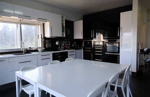 Baiao Maison | ESCUSA LOCAL ACCOMMODATION