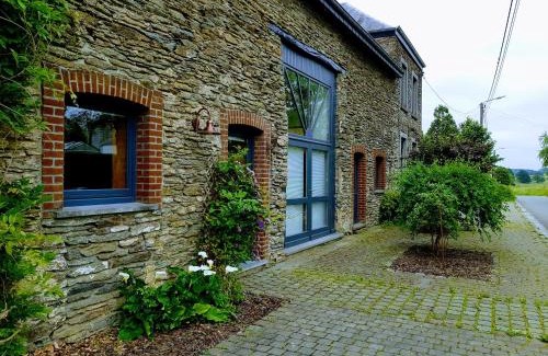Vaux-sur-Sure Maison | Espace Cosmos
