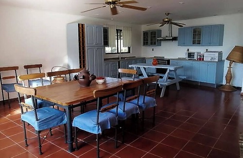 Manzano Maison | Espectacular Casa a Orillas del Lago Rapel