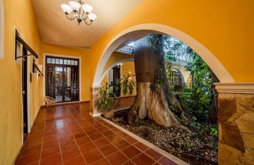 Centro Maison | Espectacular Casona con alberca y jardín en Merida