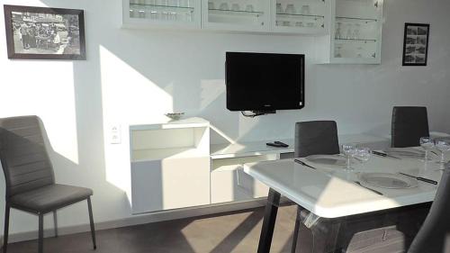 Le Treport Appartement | ESPLANADE FRONT DE MER 109 1er Etage Lit fait wifi Taxe de Séjour incluse