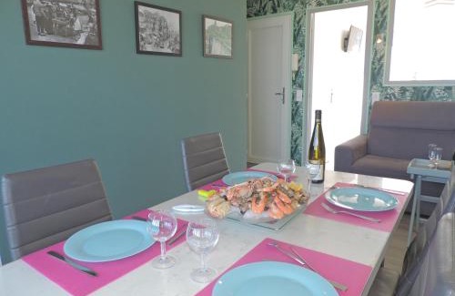 Le Treport Appartement | ESPLANADE FRONT DE MER 113 1er Etage Lit fait WIFI Taxe de séjour incluse