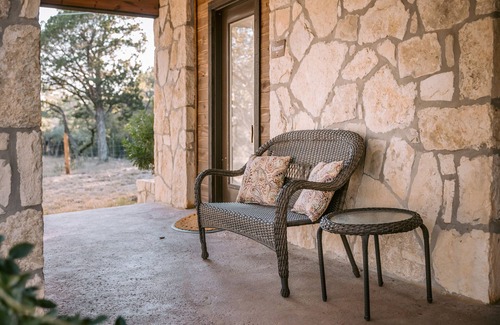 Dripping Springs Maison | Maison Estable (installation complète) - Hébergement et événements à Asante