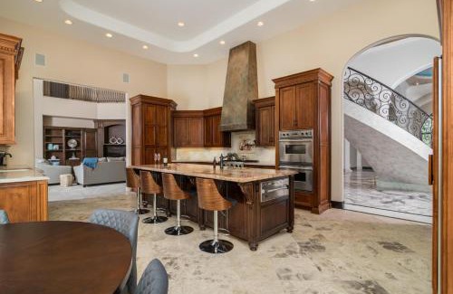 Camelback East Maison | Estate Elegance - 7 Bedrooms - Resort Style Backyard