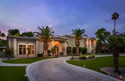 Camelback East Maison | Estate Elegance - 7 Bedrooms - Resort Style Backyard