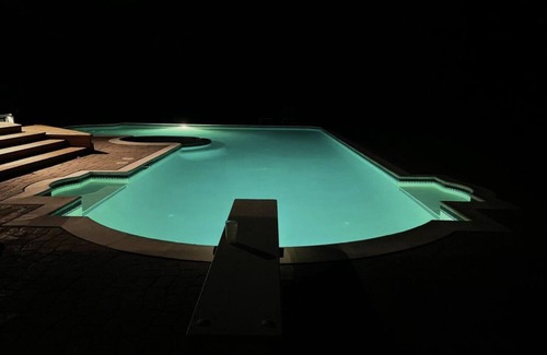Ellicott City Maison | Estate home with private pool and spa - close to Washington DC