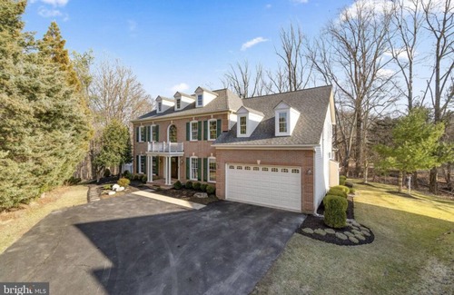 Ellicott City Maison | Estate home with private pool and spa - close to Washington DC