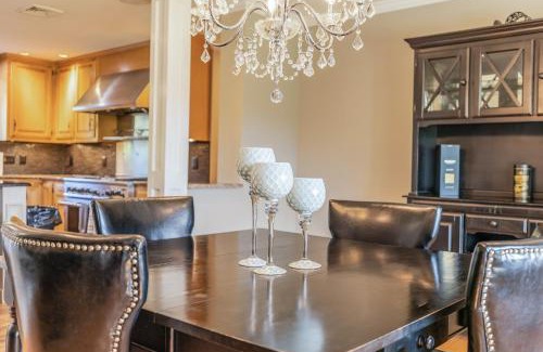 Newburgh Maison | Estate with pool on 11 beautiful acres
