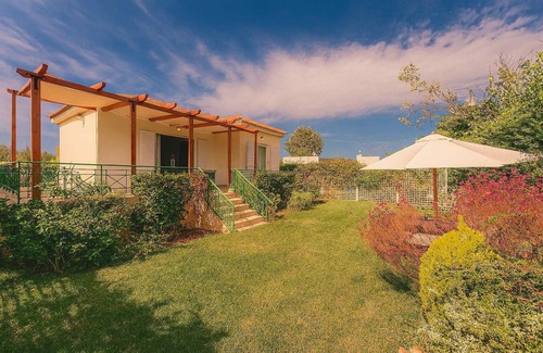 Foinikounta Villa | Estia, élégante villa, à deux pas de la plage de sable