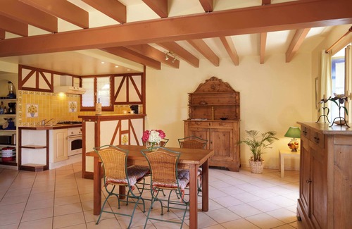 Saint Palais Cottage | Estuaire Gironde - Proche BLAYE Dans les vignes à 1 km tous commerces Gite 75m²
