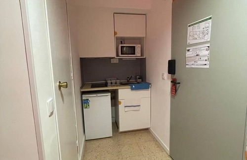 Arganda del Rey Hôtel | Estudio con Cama Matrimonio en Arganda del Rey, Madrid Cocina y Balcón