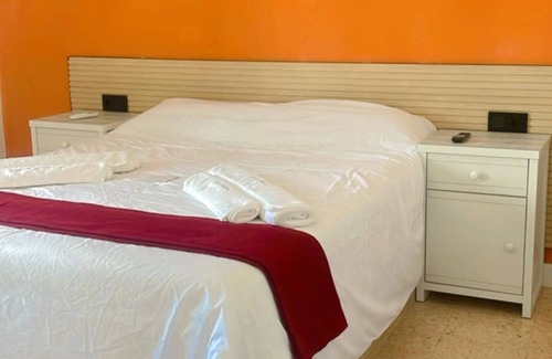 Arganda del Rey Hôtel | Estudio con Cama Matrimonio en Arganda del Rey, Madrid Cocina y Balcón