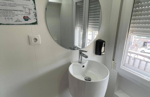Arganda del Rey Hôtel | Estudio con Cama Matrimonio en Arganda del Rey, Madrid Cocina y Balcón