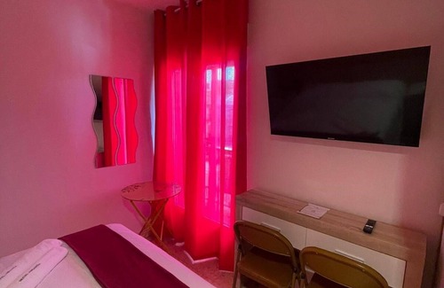 Arganda del Rey Hôtel | Estudio con Cama Matrimonio en Arganda del Rey, Madrid Cocina y Balcón