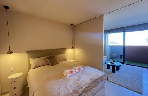 Guadalupe Appartement | Estudio de diseño con piscina by Gloove