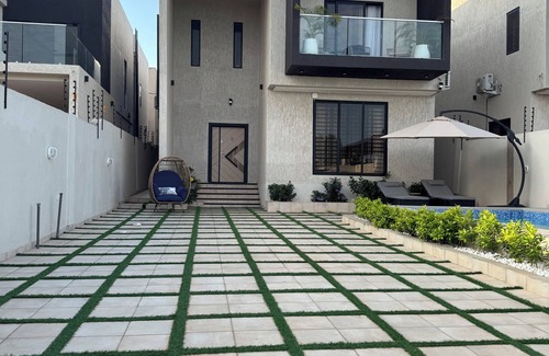 Adenta Maison | ET Luxe Abode, Prvt Pool, Starlink WiFi, Gen, W/D